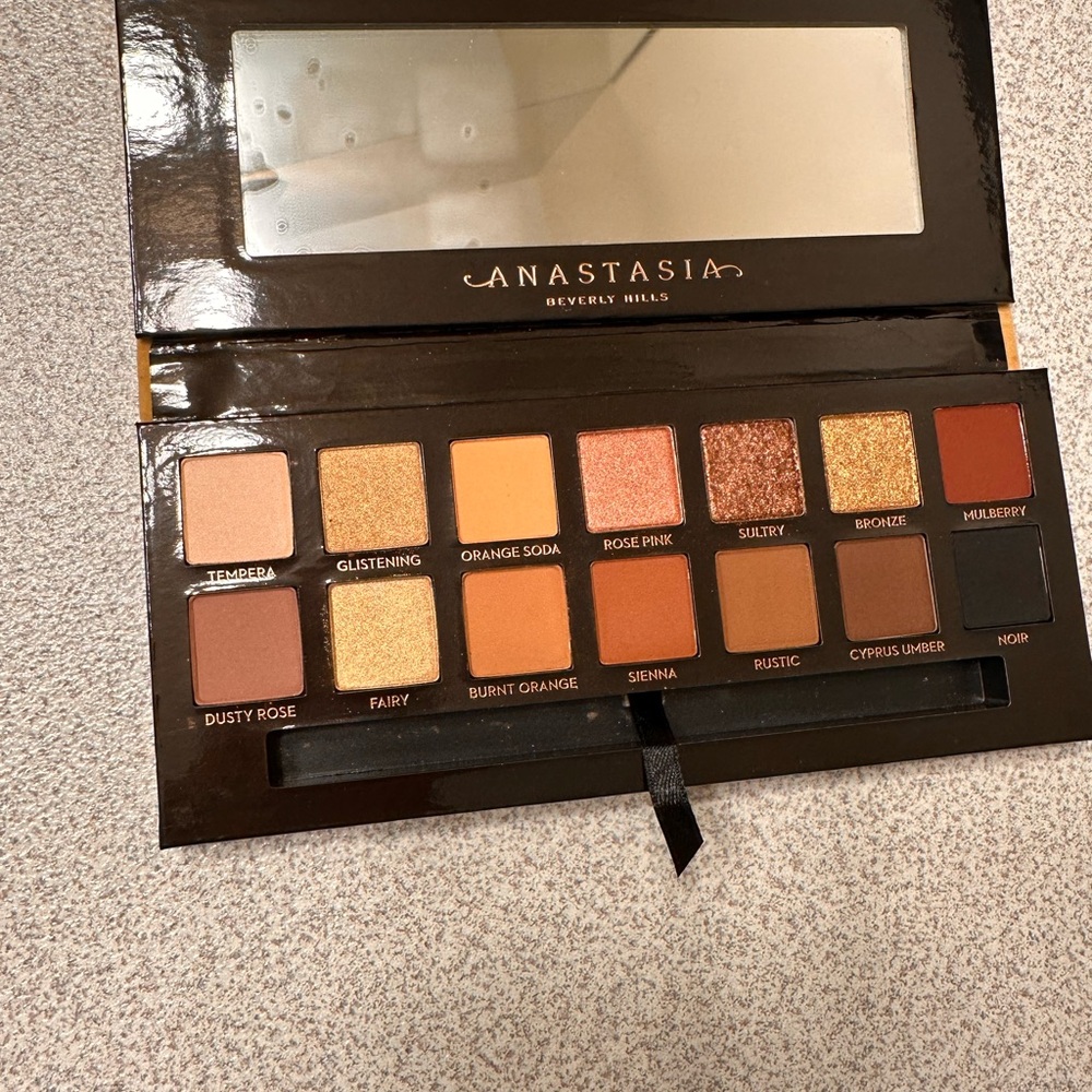 Anastasia Beverly Hills Eyeshadow Palette - Warm Tones